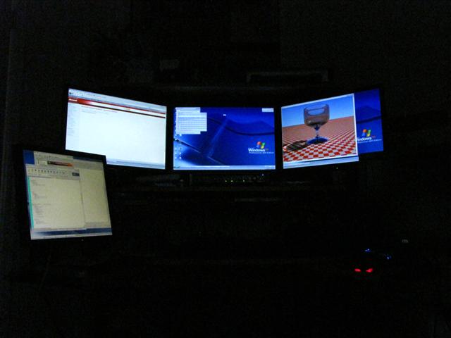 5 screens rock. (The fifth is not visible)